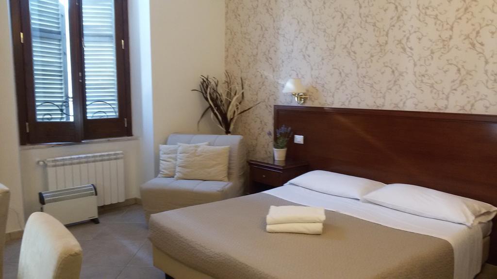 Mrs Julie Guesthouse โรม ภายนอก รูปภาพ